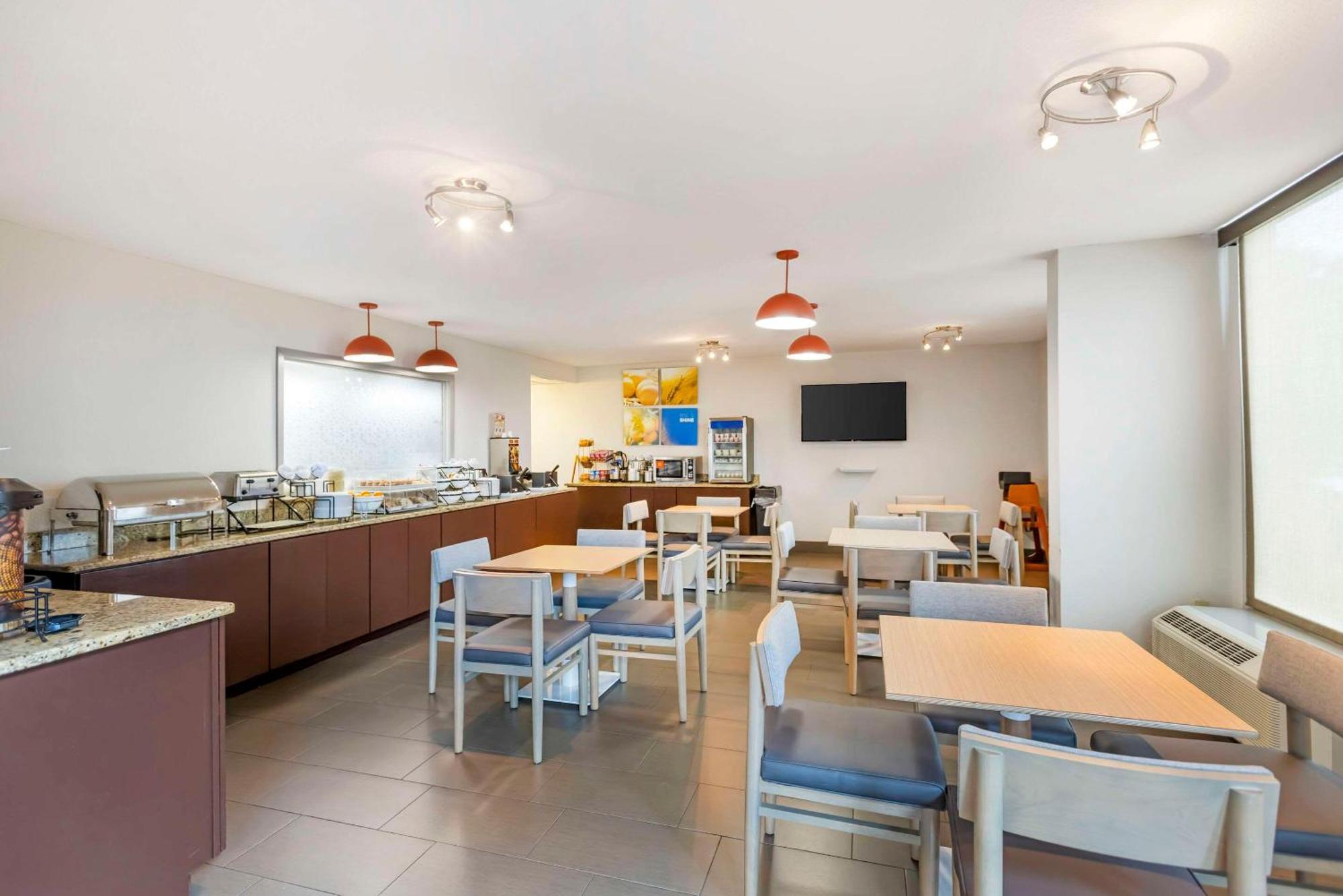 מרידיאן Comfort Inn מראה חיצוני תמונה