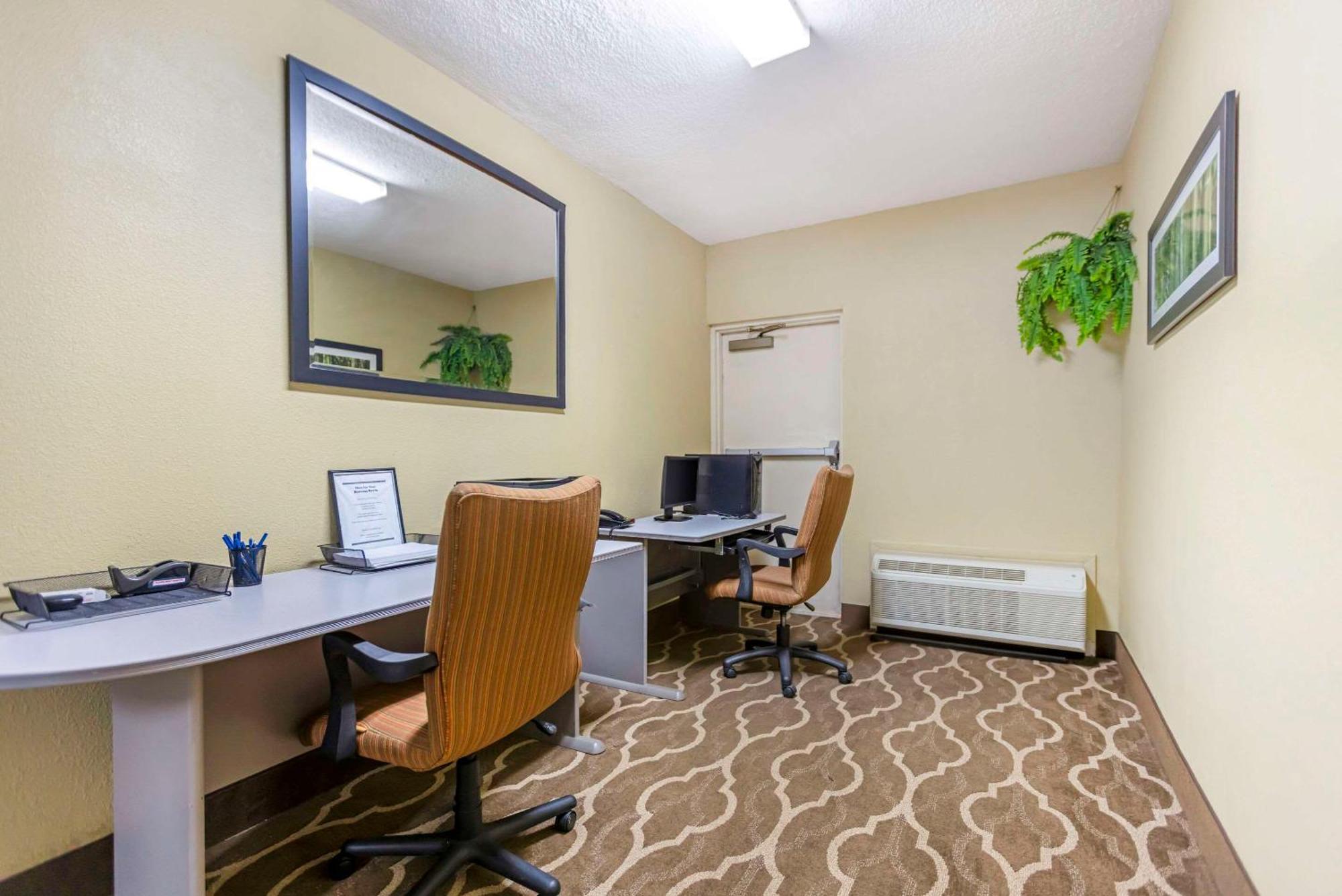 מרידיאן Comfort Inn מראה חיצוני תמונה