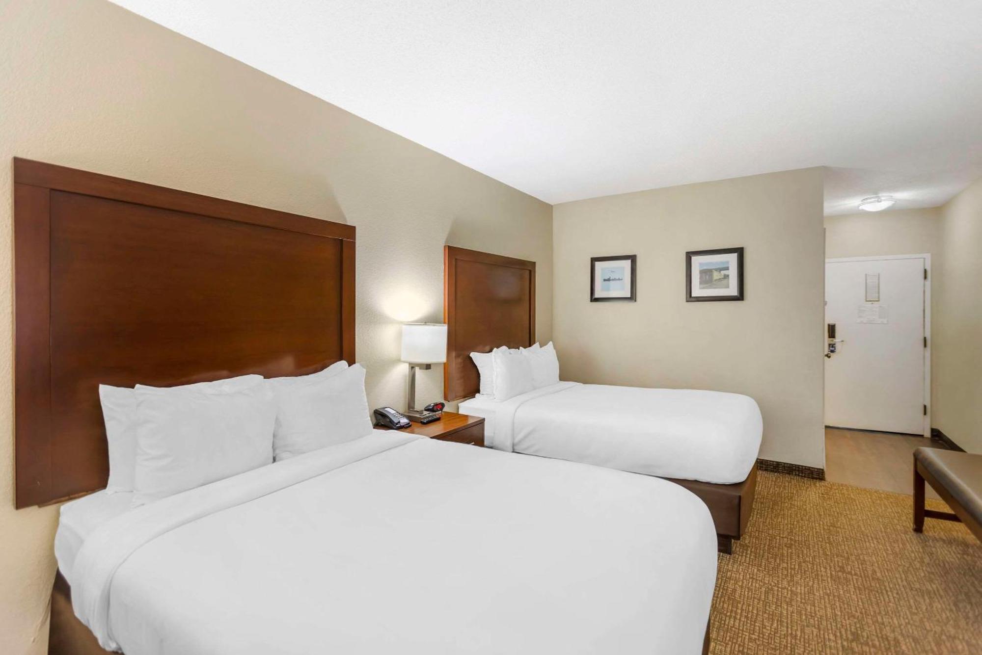 מרידיאן Comfort Inn מראה חיצוני תמונה